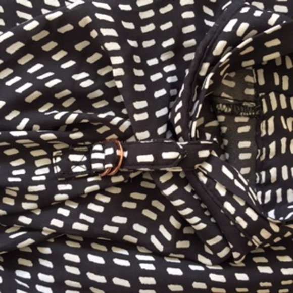 H & M WOMEN BLOUSE.  SIZE  EUR 44/US 14/CA 14.  COLOR BLACK AND WHITE - Picture 3 of 4